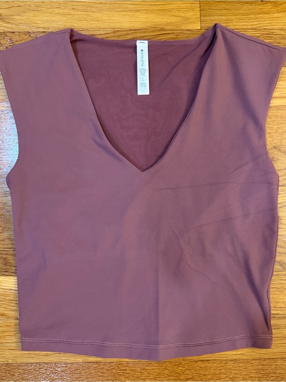 Athleta Vita Free Cropped Tee Tank Top Shirt in Red/Mauve- Size Small